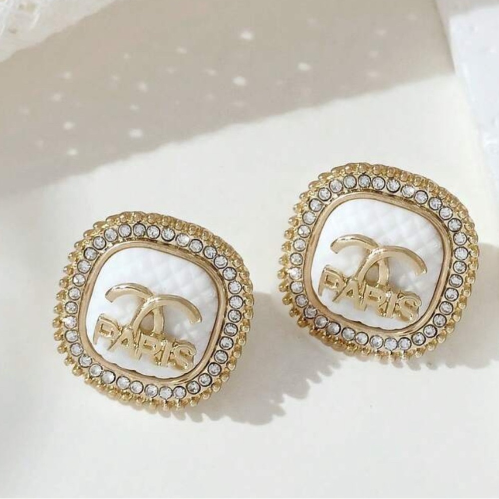 NWOT - Elegant Gold and White Earrings